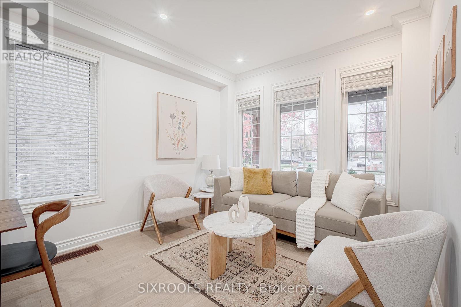 15 Longwood Avenue, Richmond Hill (Oak Ridges), Ontario  L4E 4B1 - Photo 11 - N12497866