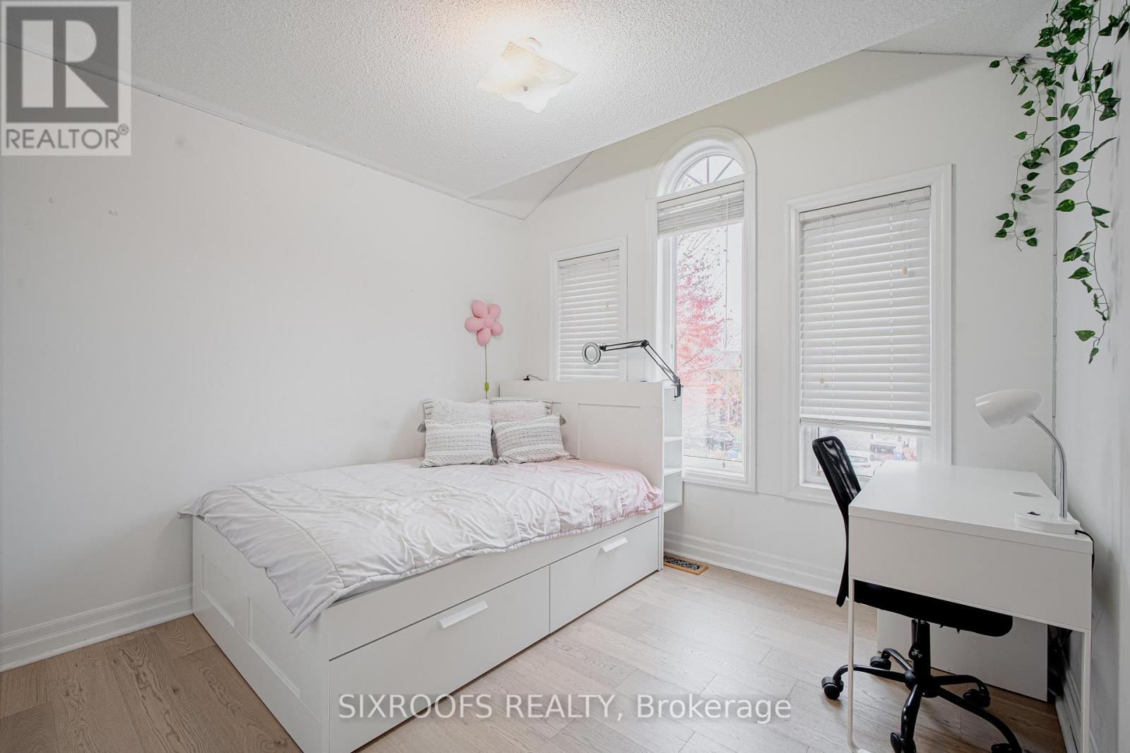 15 Longwood Avenue, Richmond Hill (Oak Ridges), Ontario  L4E 4B1 - Photo 27 - N12497866