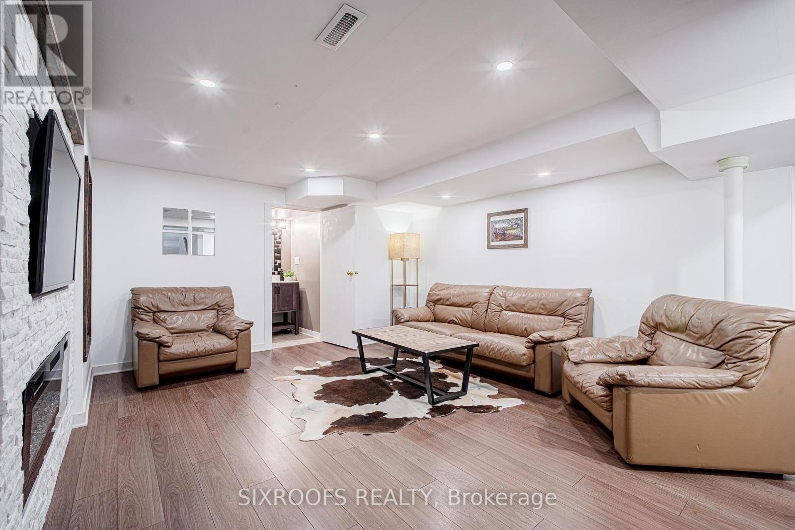 15 Longwood Avenue, Richmond Hill (Oak Ridges), Ontario  L4E 4B1 - Photo 29 - N12497866