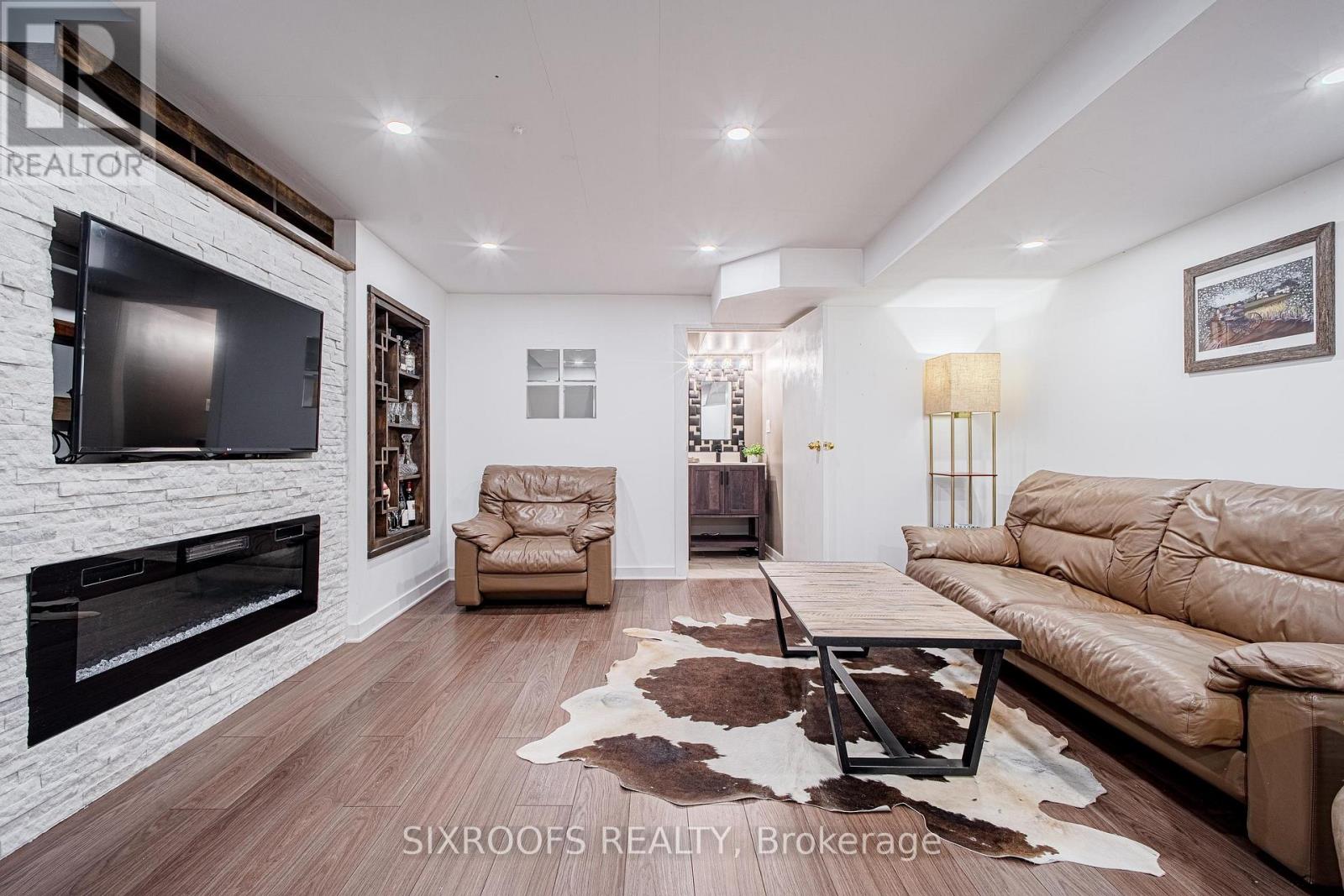 15 Longwood Avenue, Richmond Hill (Oak Ridges), Ontario  L4E 4B1 - Photo 30 - N12497866