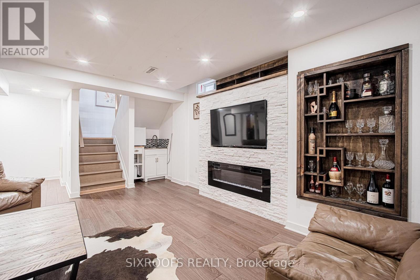 15 Longwood Avenue, Richmond Hill (Oak Ridges), Ontario  L4E 4B1 - Photo 34 - N12497866