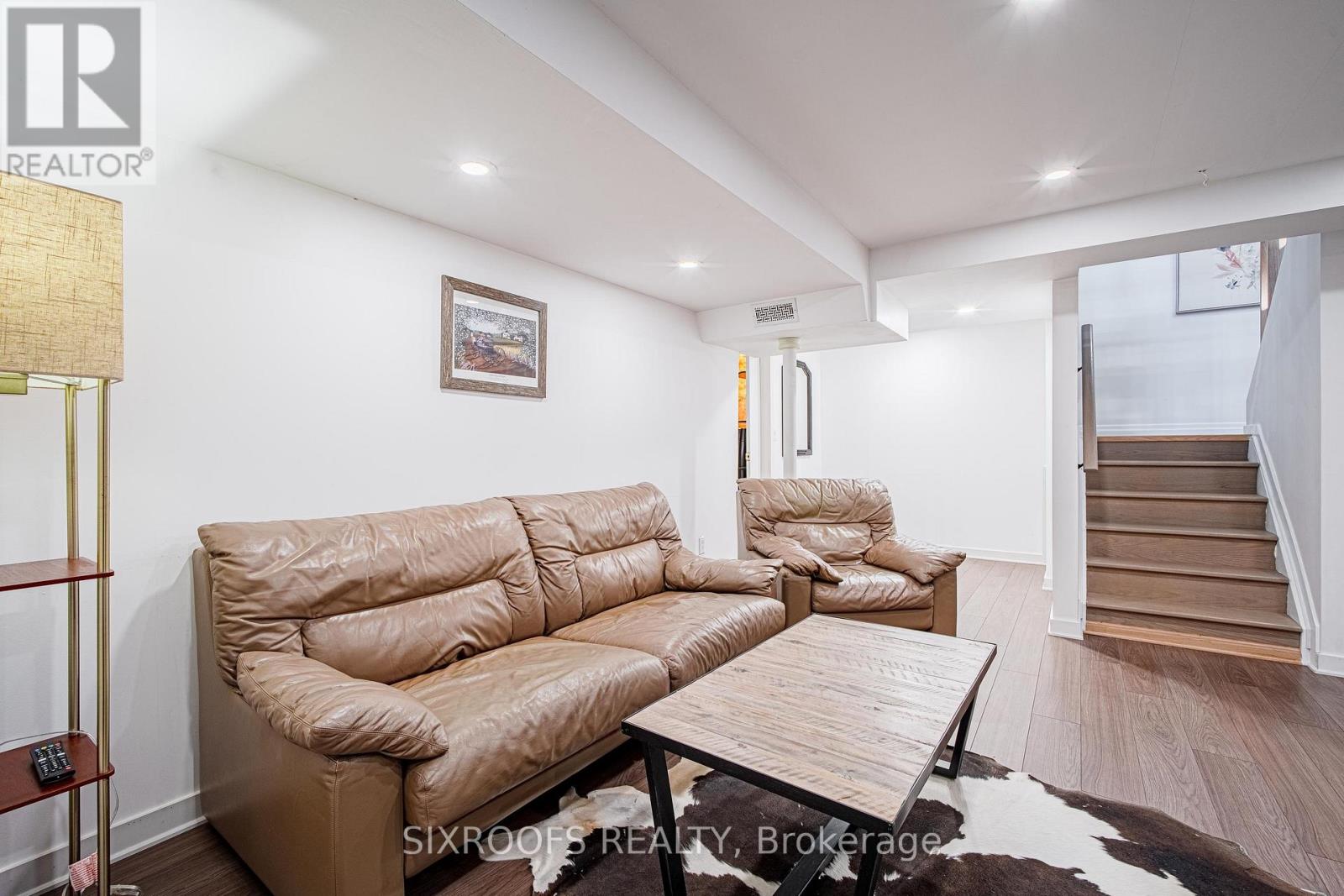 15 Longwood Avenue, Richmond Hill (Oak Ridges), Ontario  L4E 4B1 - Photo 35 - N12497866