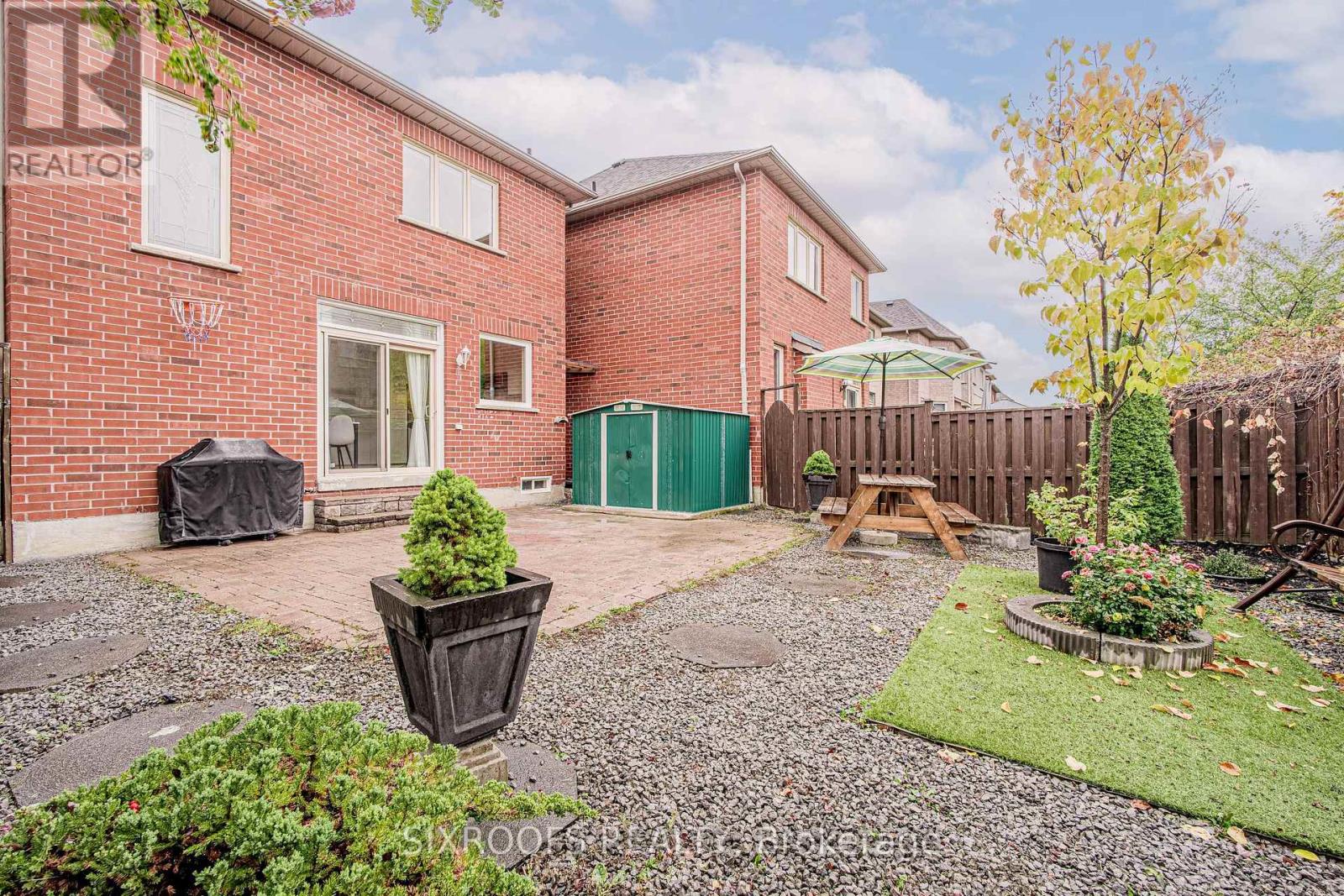 15 Longwood Avenue, Richmond Hill (Oak Ridges), Ontario  L4E 4B1 - Photo 39 - N12497866