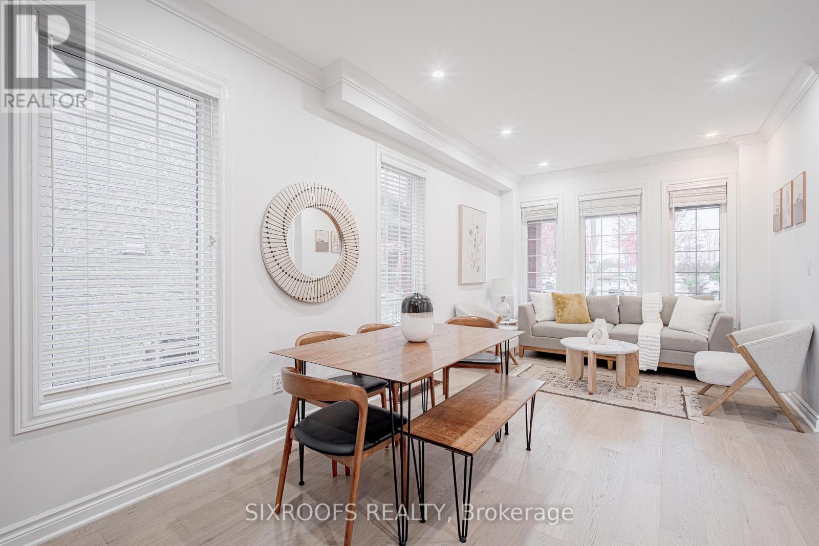 15 Longwood Avenue, Richmond Hill (Oak Ridges), Ontario  L4E 4B1 - Photo 9 - N12497866