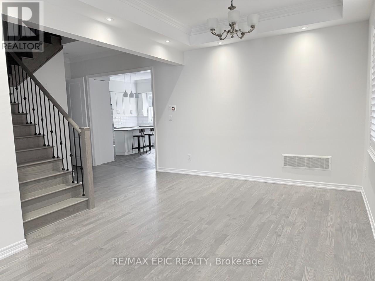 27 Leary Crescent, Richmond Hill, Ontario  L4S 0G7 - Photo 12 - N12497938