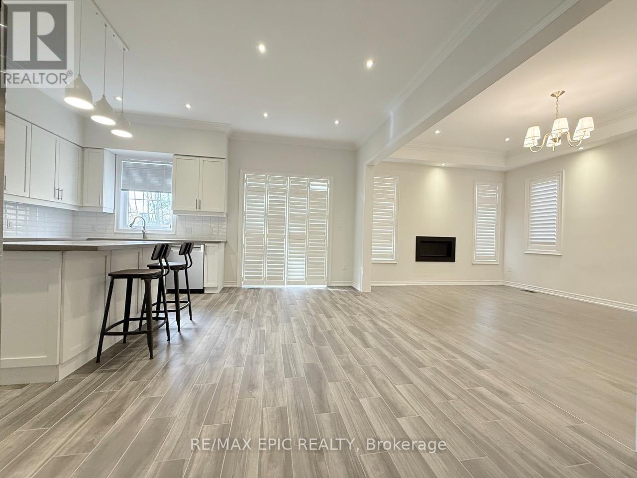 27 Leary Crescent, Richmond Hill, Ontario  L4S 0G7 - Photo 3 - N12497938