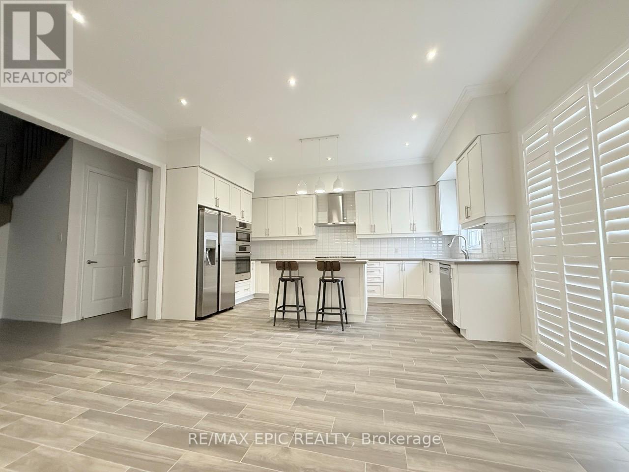 27 Leary Crescent, Richmond Hill, Ontario  L4S 0G7 - Photo 5 - N12497938