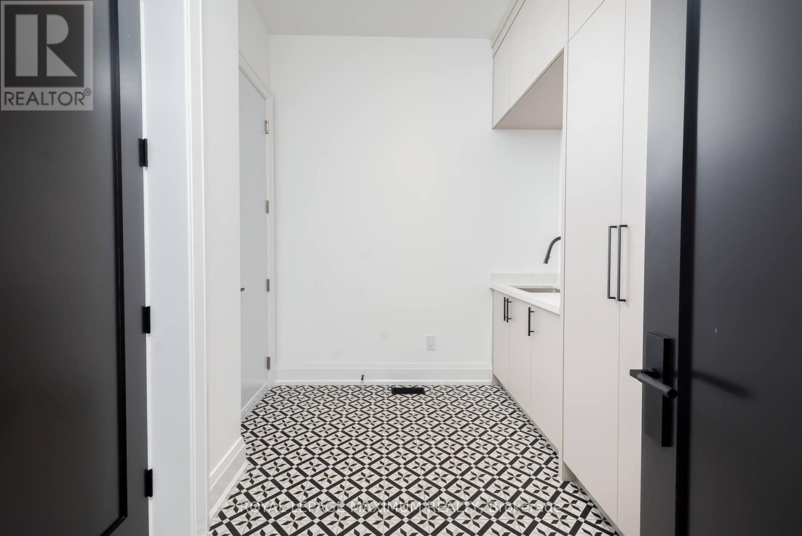 67 Davidson Street, Vaughan, Ontario  L4L 1M2 - Photo 15 - N12497962