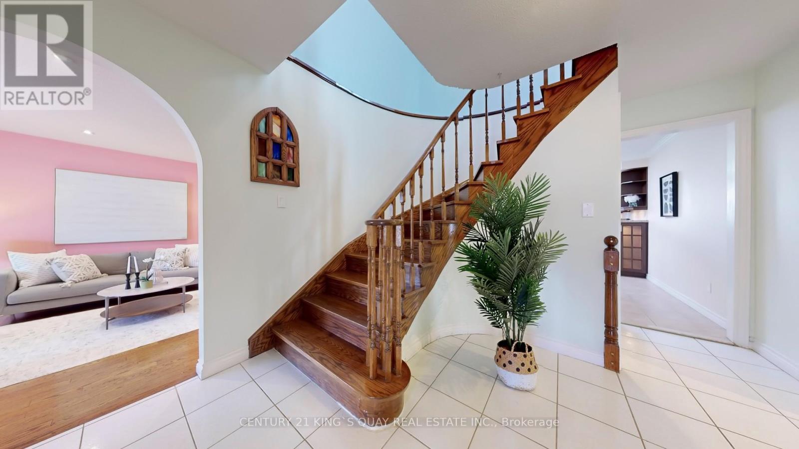 50 Bedford Park Avenue, Richmond Hill (Crosby), Ontario  L4C 2N8 - Photo 24 - N12497986