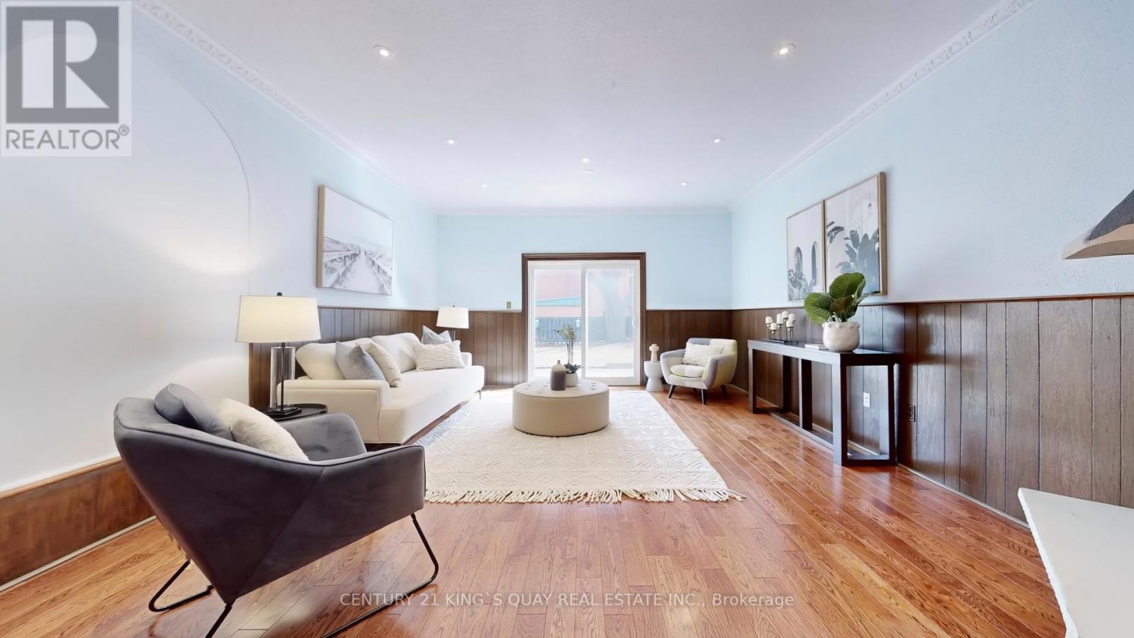 50 Bedford Park Avenue, Richmond Hill (Crosby), Ontario  L4C 2N8 - Photo 3 - N12497986