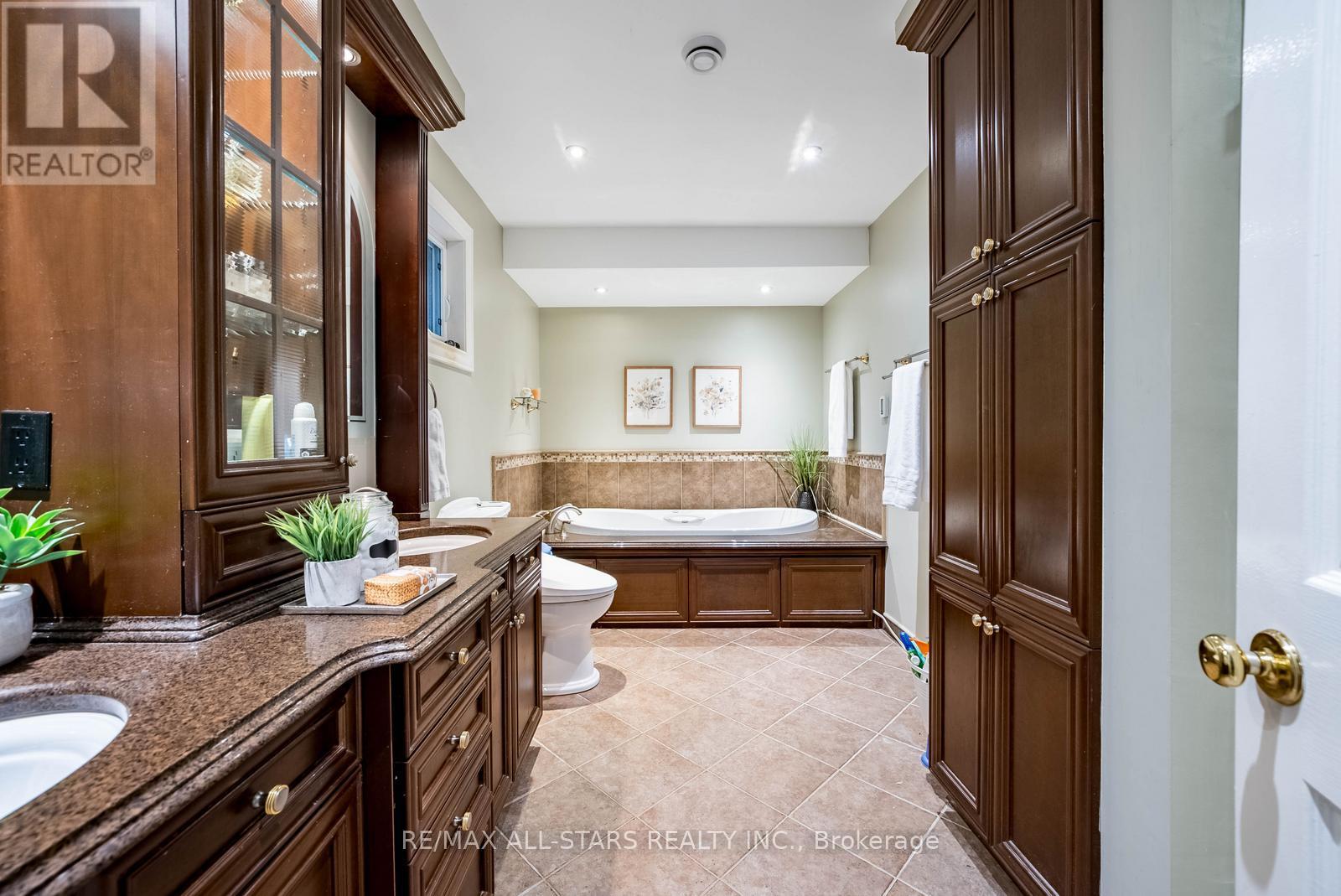 15 Sawyer Crescent, Markham (Markham Village), Ontario  L3P 5V2 - Photo 36 - N12497998