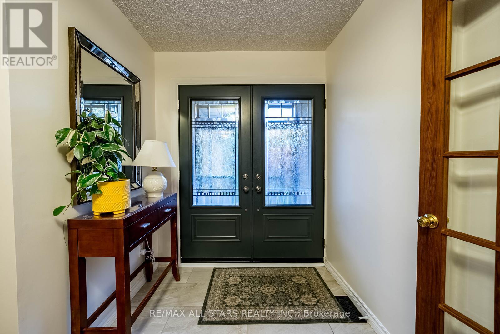 15 Sawyer Crescent, Markham (Markham Village), Ontario  L3P 5V2 - Photo 5 - N12497998