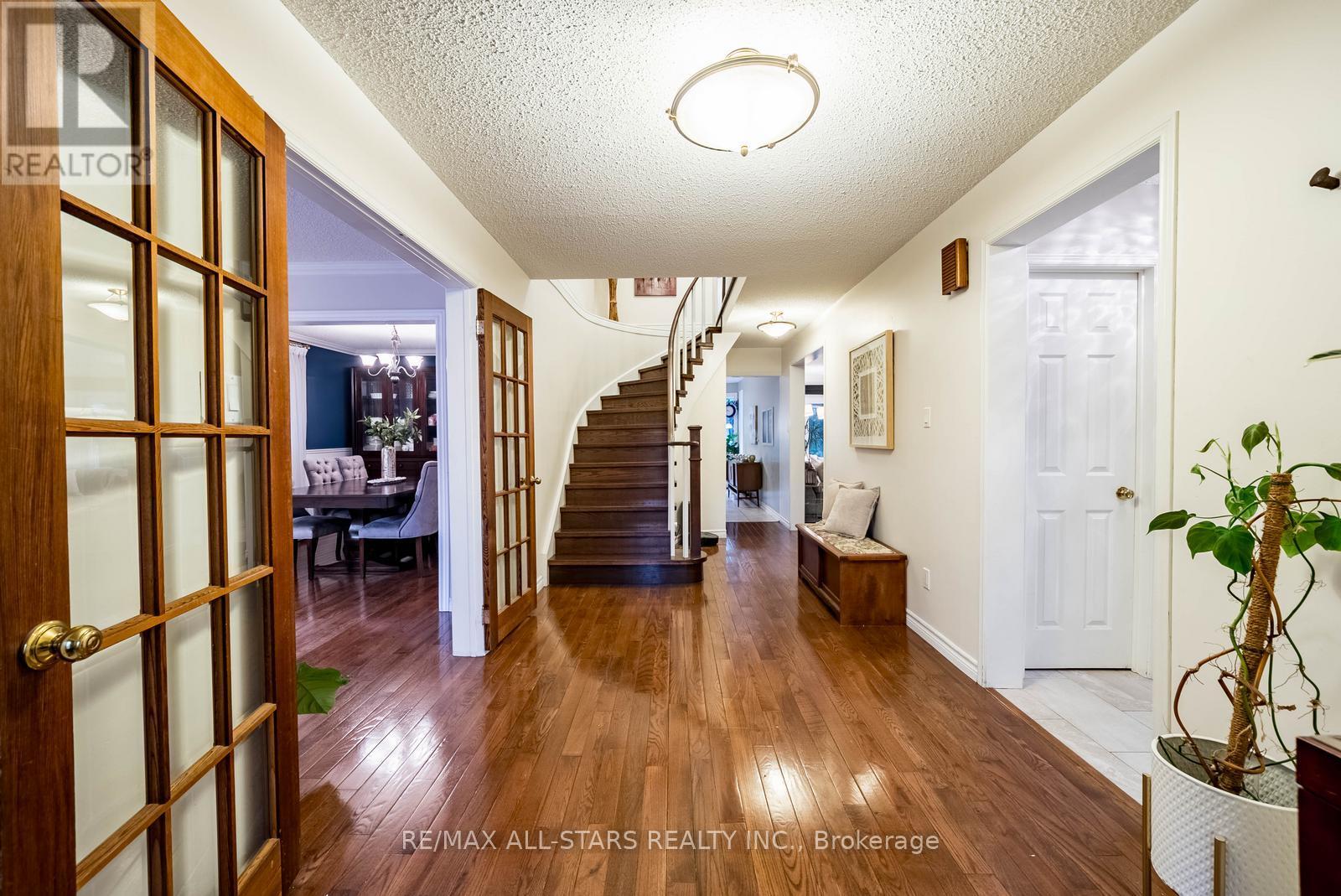 15 Sawyer Crescent, Markham (Markham Village), Ontario  L3P 5V2 - Photo 6 - N12497998