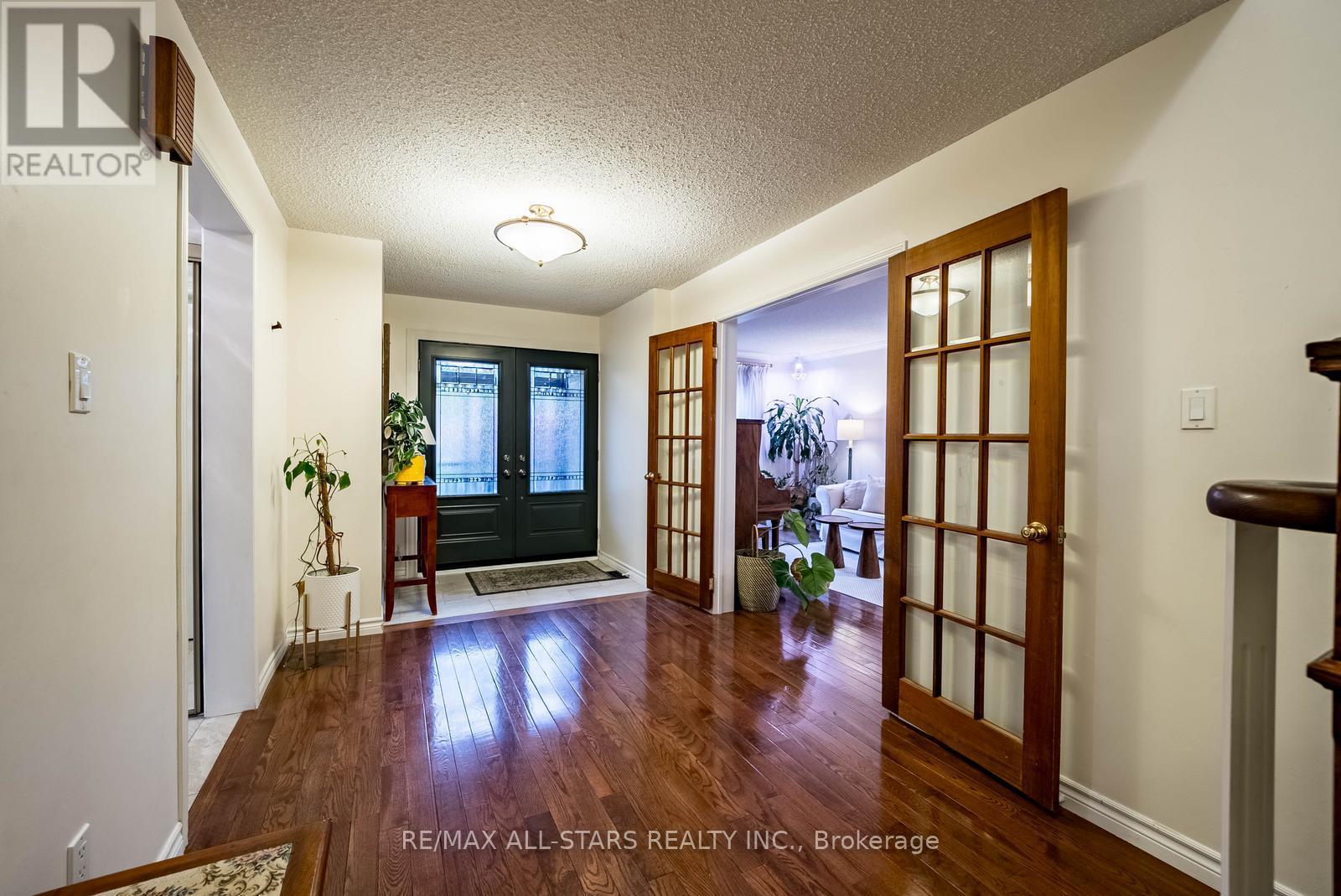 15 Sawyer Crescent, Markham (Markham Village), Ontario  L3P 5V2 - Photo 7 - N12497998