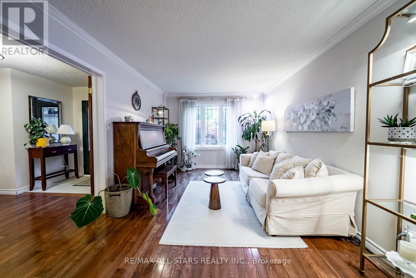 15 Sawyer Crescent, Markham (Markham Village), Ontario  L3P 5V2 - Photo 8 - N12497998