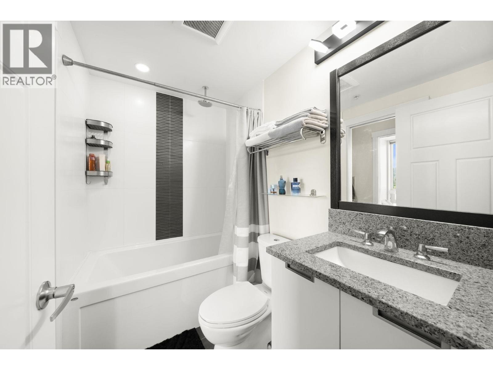 1004 2968 Glen Drive, Coquitlam, British Columbia  V3B 0C4 - Photo 11 - R3063718