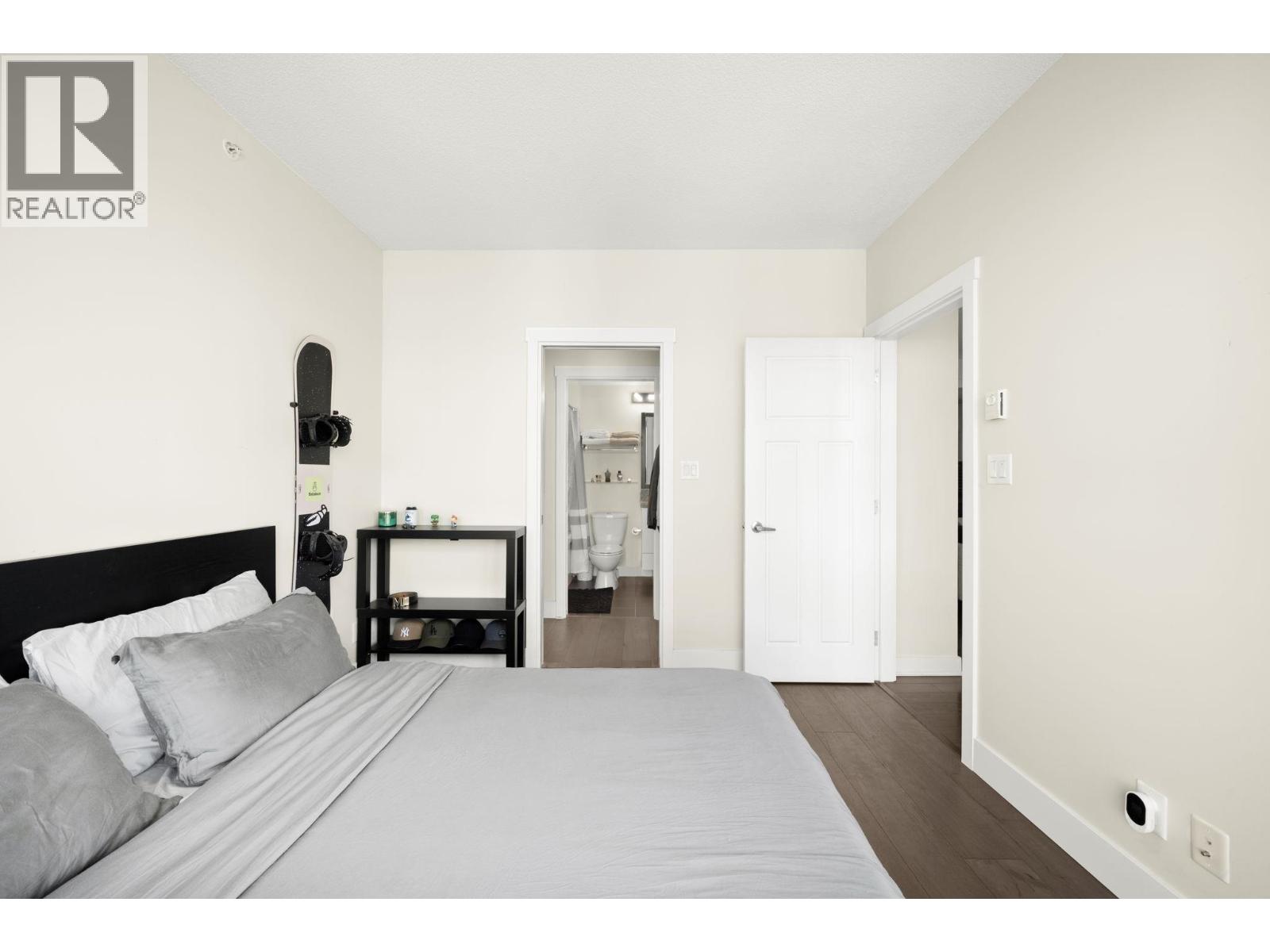 1004 2968 Glen Drive, Coquitlam, British Columbia  V3B 0C4 - Photo 9 - R3063718