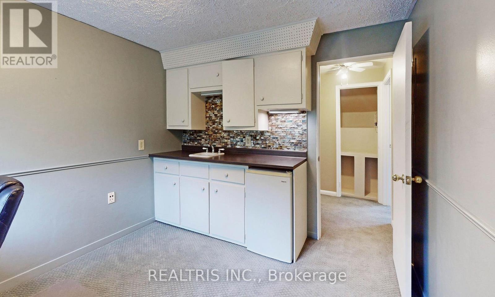 149 Worsley Street, Barrie (City Centre), Ontario  L4M 1M3 - Photo 16 - S12497414