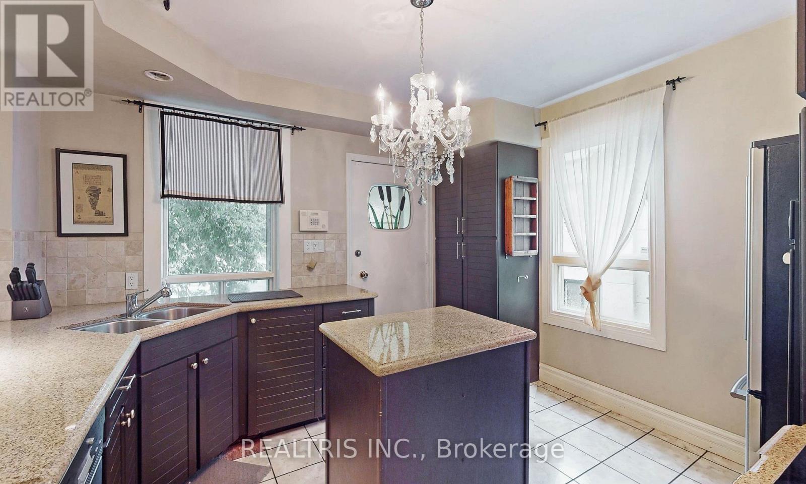 149 Worsley Street, Barrie (City Centre), Ontario  L4M 1M3 - Photo 24 - S12497414