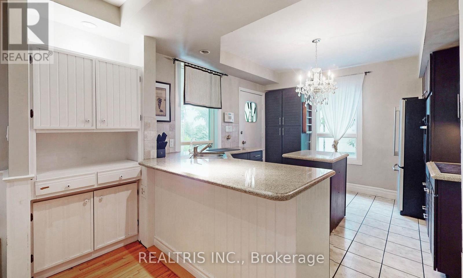 149 Worsley Street, Barrie (City Centre), Ontario  L4M 1M3 - Photo 23 - S12497438