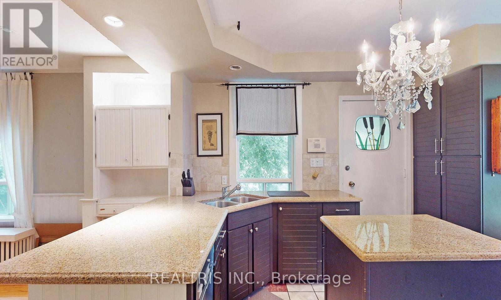 149 Worsley Street, Barrie (City Centre), Ontario  L4M 1M3 - Photo 25 - S12497438