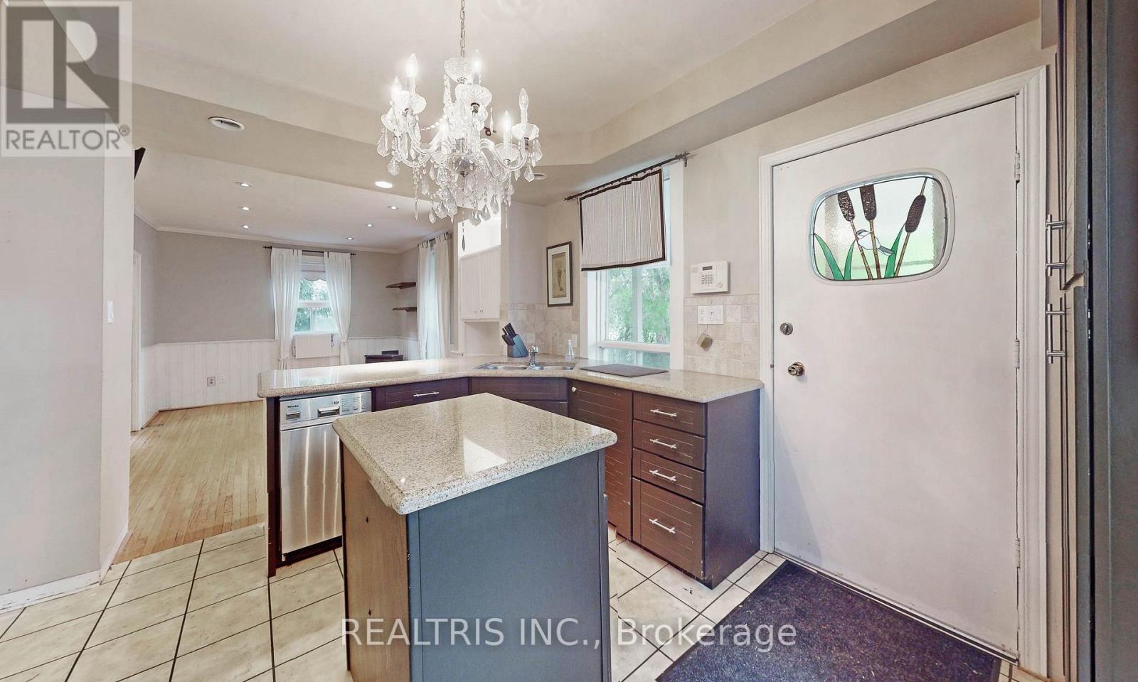 149 Worsley Street, Barrie (City Centre), Ontario  L4M 1M3 - Photo 26 - S12497438