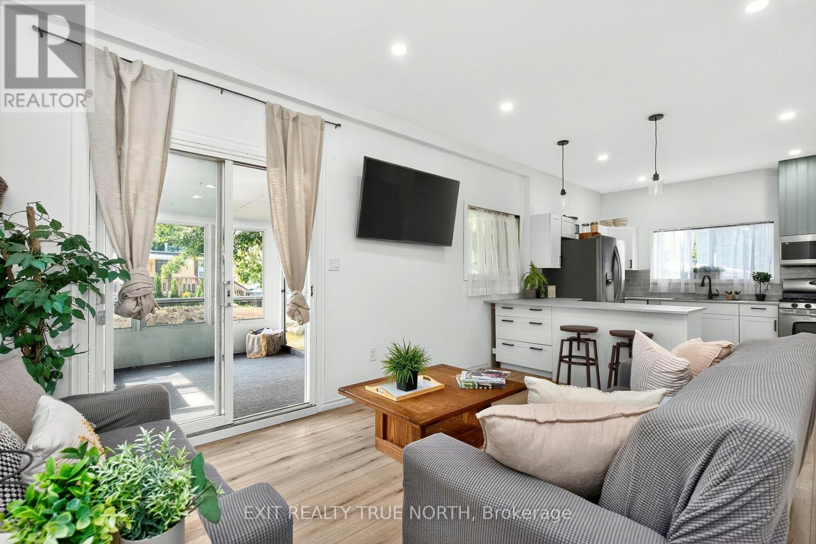 19 Vic's Road, Midland, Ontario  L4R 0B9 - Photo 8 - S12497618