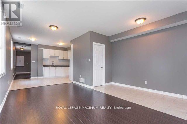 41 Gowan Street, Barrie, Ontario  L4N 2P1 - Photo 3 - S12497738