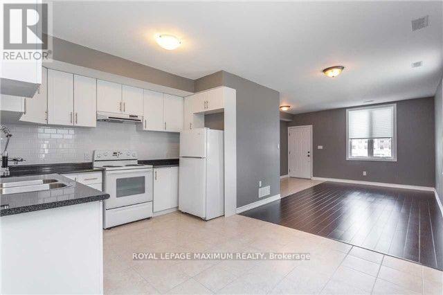 41 Gowan Street, Barrie, Ontario  L4N 2P1 - Photo 5 - S12497738