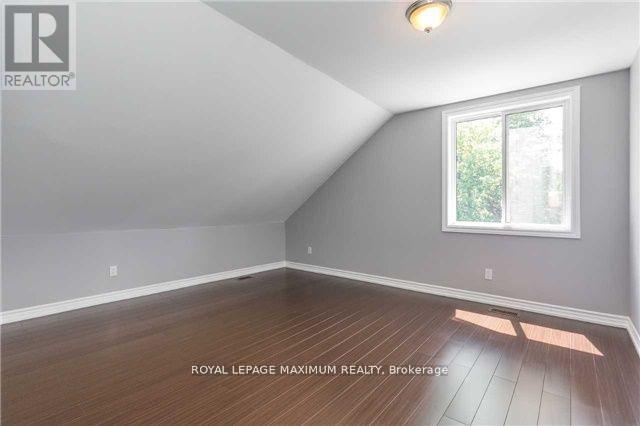 41 Gowan Street, Barrie, Ontario  L4N 2P1 - Photo 7 - S12497738