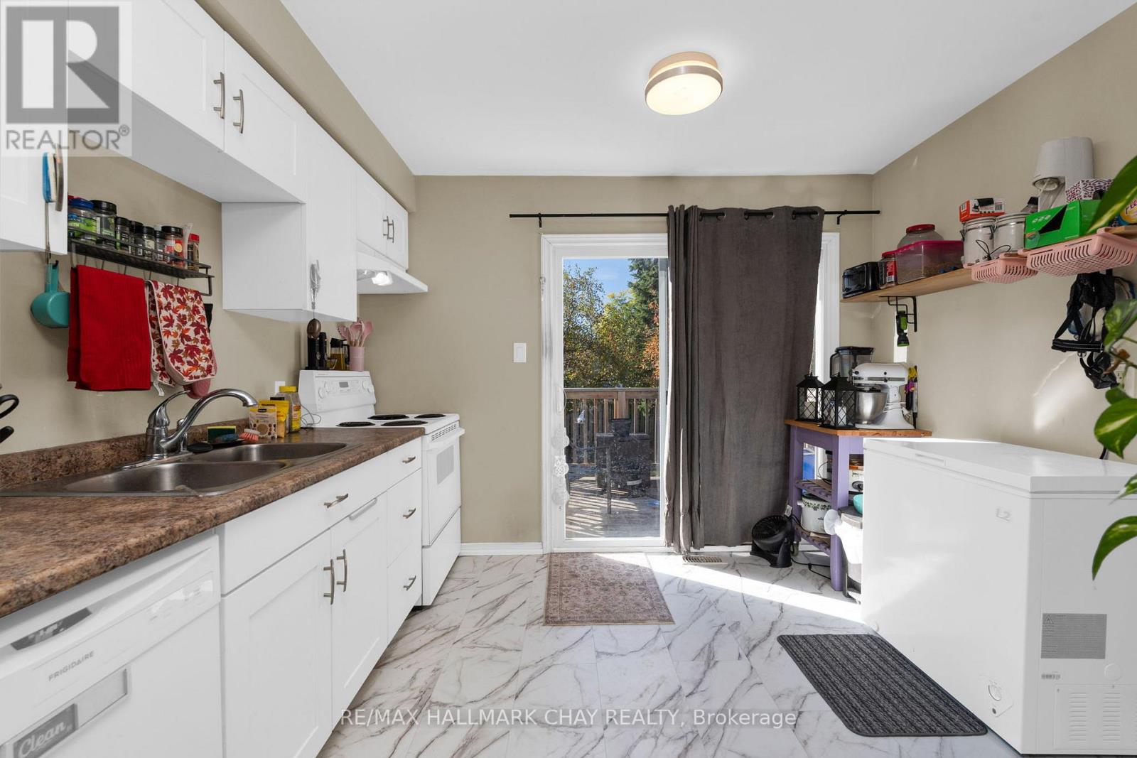 46 Carol Road, Barrie (Allandale Heights), Ontario  L4N 3P7 - Photo 8 - S12497832