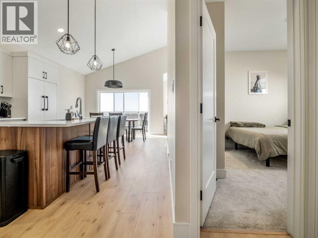 1108 Coalbrook Place W, Lethbridge, Alberta  T1J 5W7 - Photo 4 - A2216769