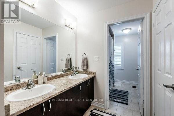 50 Royal Fern Crescent, Caledon, Ontario  L7C 4H1 - Photo 25 - W12478409