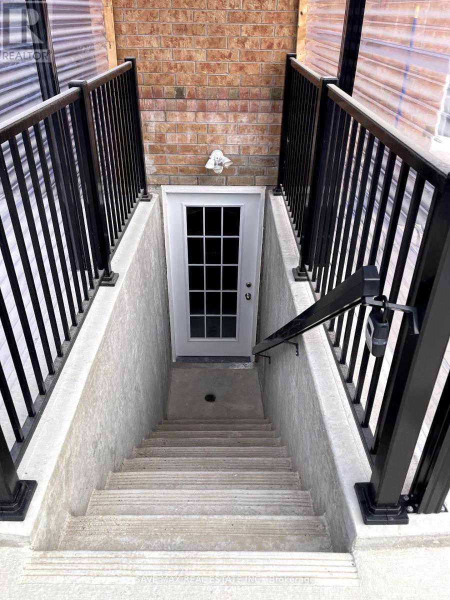 Lower - 155 Fandango Drive, Brampton, Ontario  L6X 0L3 - Photo 14 - W12497204