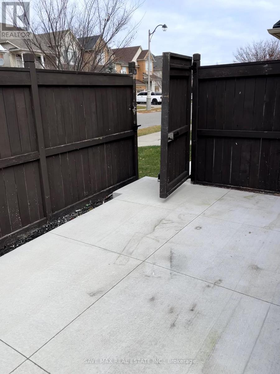 Lower - 155 Fandango Drive, Brampton, Ontario  L6X 0L3 - Photo 15 - W12497204