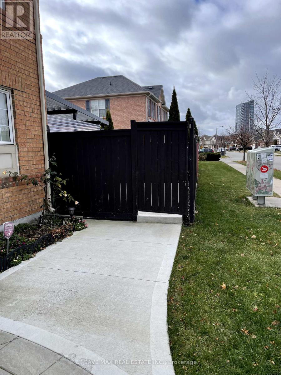 Lower - 155 Fandango Drive, Brampton, Ontario  L6X 0L3 - Photo 16 - W12497204