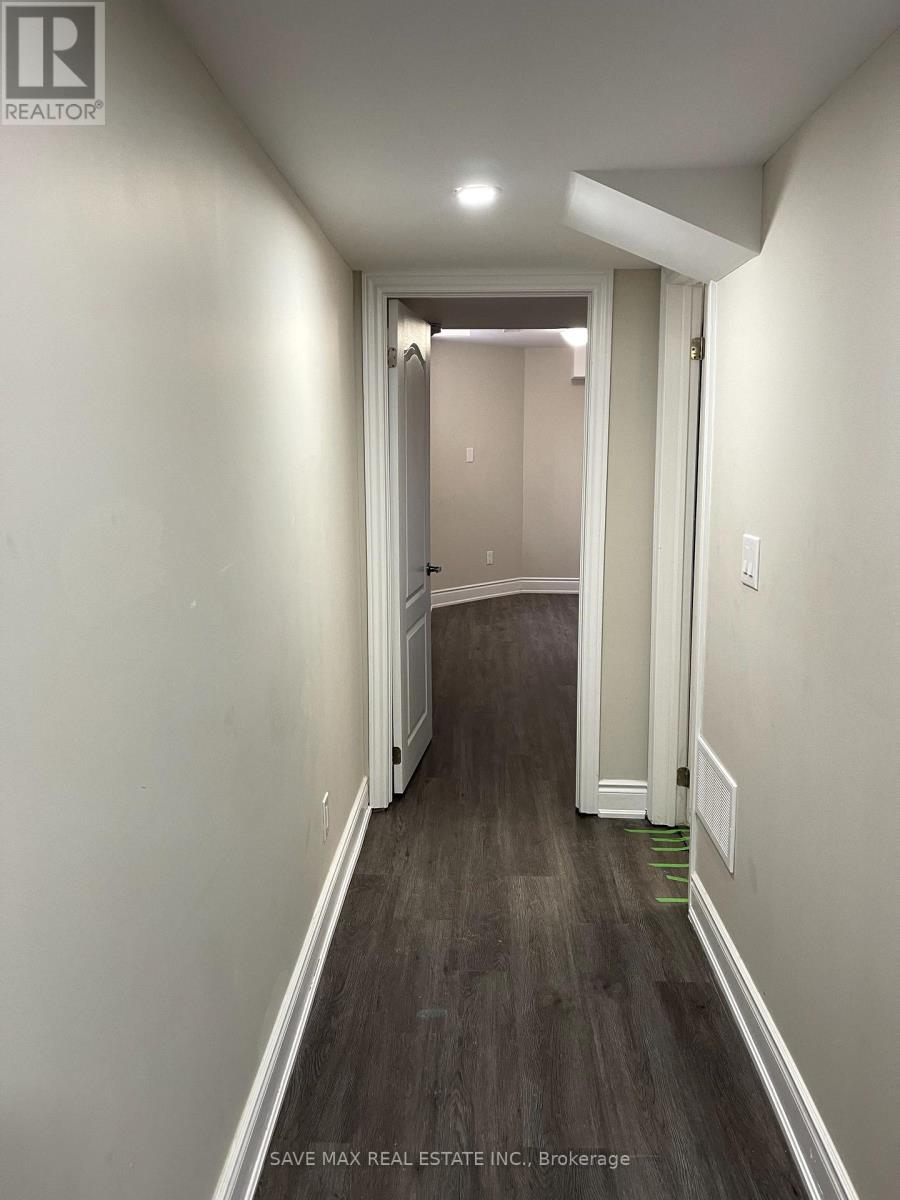 Lower - 155 Fandango Drive, Brampton, Ontario  L6X 0L3 - Photo 6 - W12497204