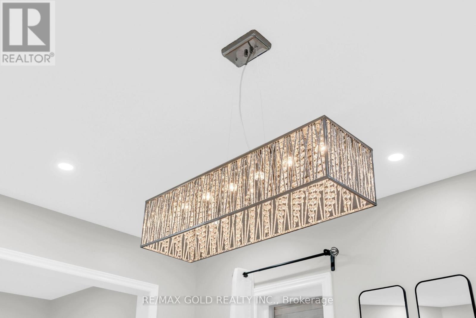 262 Swindale Drive, Milton (Sc Scott), Ontario  L9T 0T7 - Photo 11 - W12497210