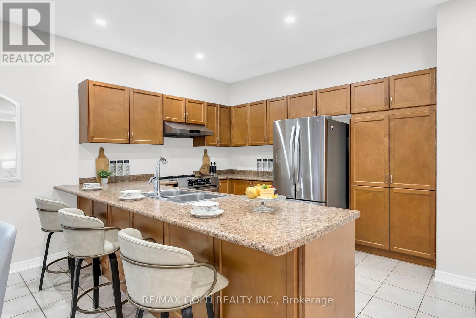 262 Swindale Drive, Milton (Sc Scott), Ontario  L9T 0T7 - Photo 17 - W12497210