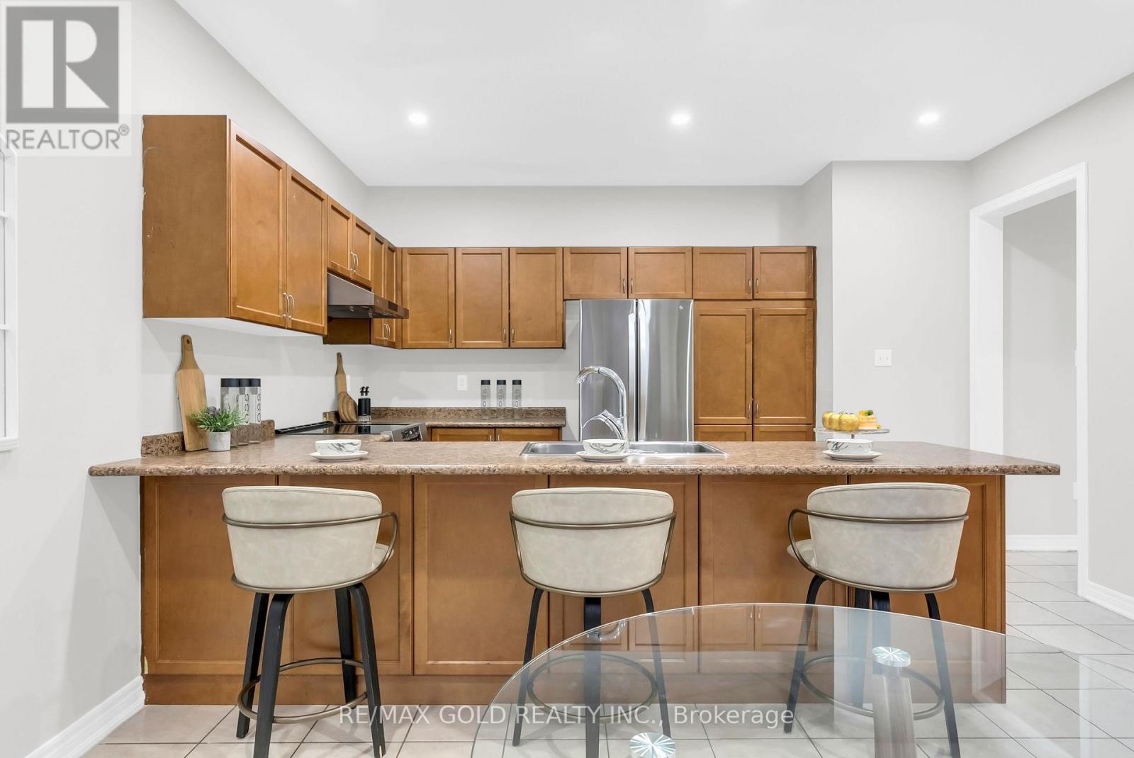 262 Swindale Drive, Milton (Sc Scott), Ontario  L9T 0T7 - Photo 18 - W12497210