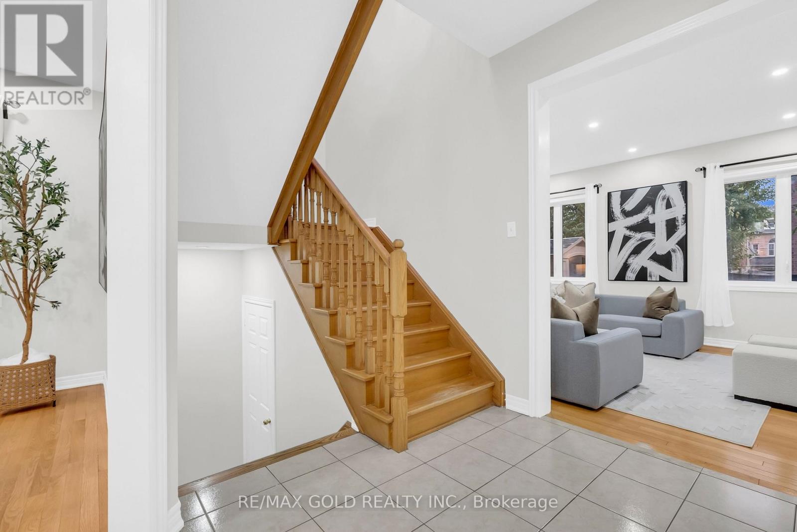 262 Swindale Drive, Milton (Sc Scott), Ontario  L9T 0T7 - Photo 22 - W12497210