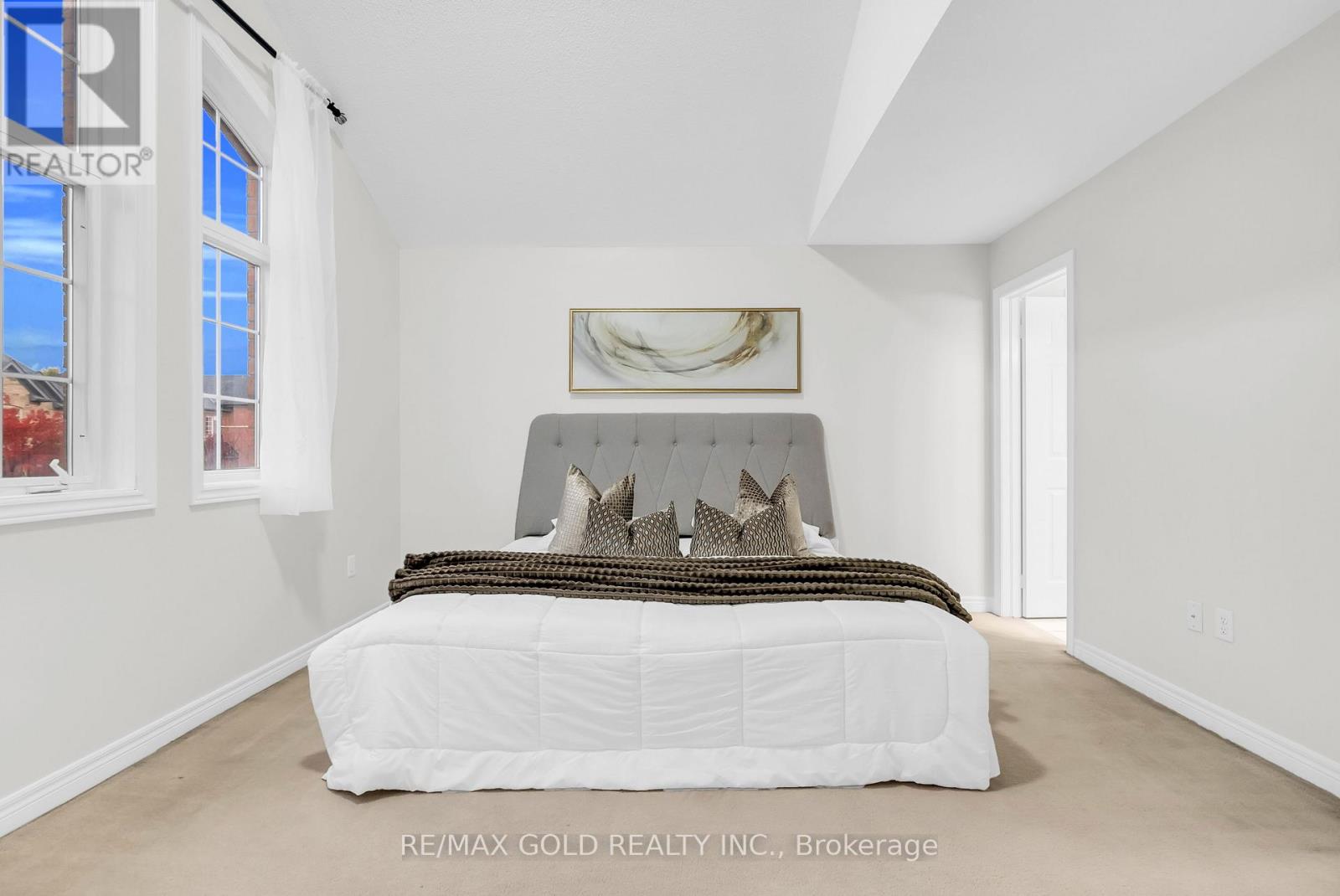 262 Swindale Drive, Milton (Sc Scott), Ontario  L9T 0T7 - Photo 37 - W12497210