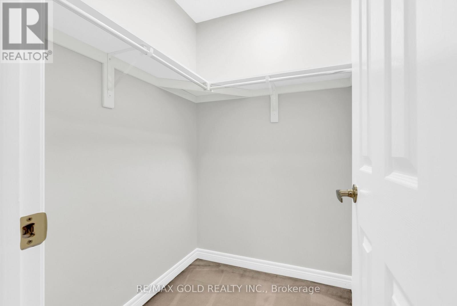 262 Swindale Drive, Milton (Sc Scott), Ontario  L9T 0T7 - Photo 38 - W12497210