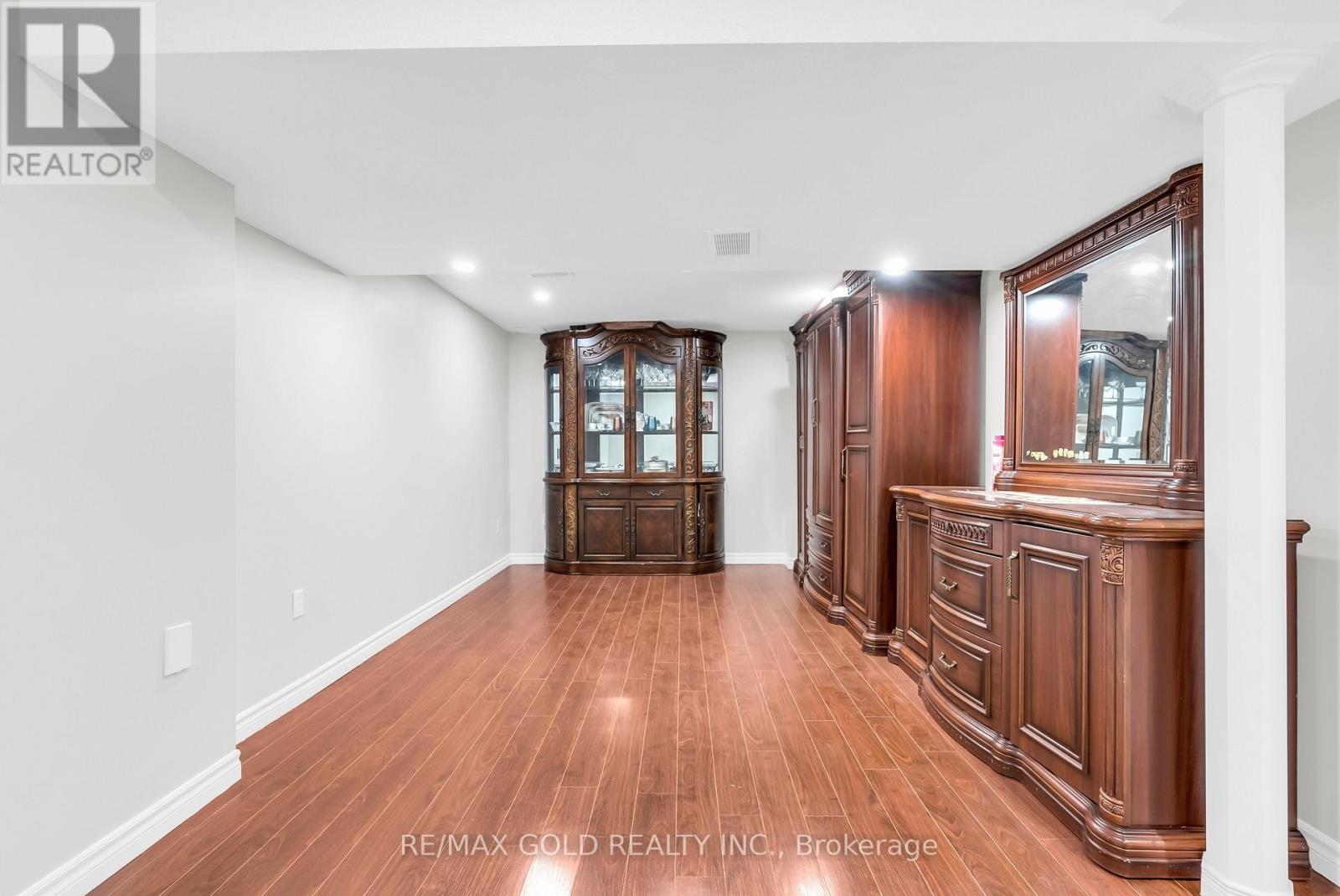 262 Swindale Drive, Milton (Sc Scott), Ontario  L9T 0T7 - Photo 43 - W12497210