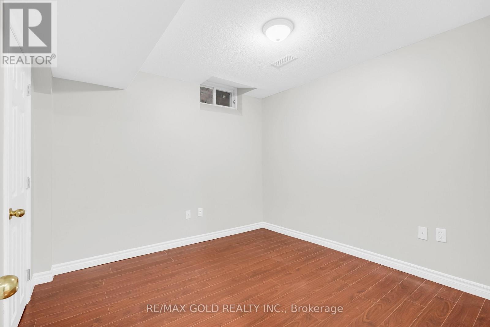 262 Swindale Drive, Milton (Sc Scott), Ontario  L9T 0T7 - Photo 45 - W12497210