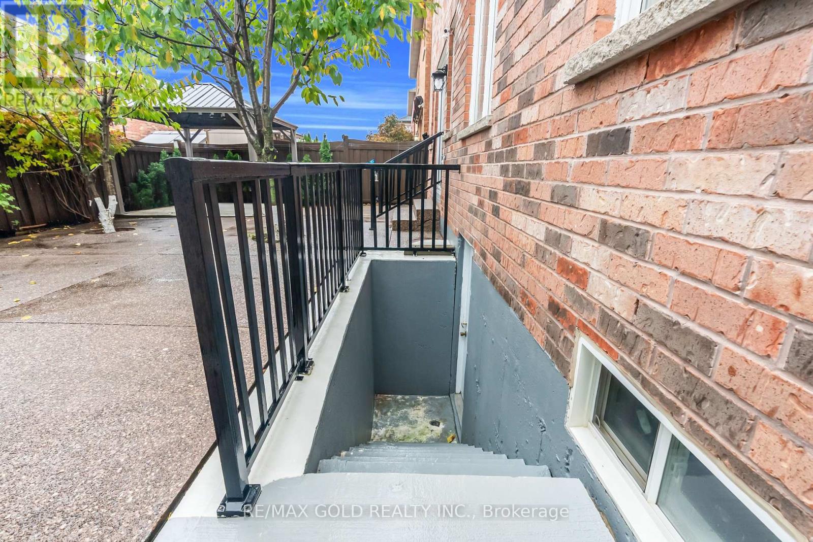 262 Swindale Drive, Milton (Sc Scott), Ontario  L9T 0T7 - Photo 47 - W12497210