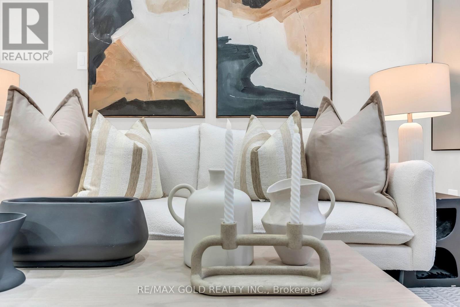 262 Swindale Drive, Milton (Sc Scott), Ontario  L9T 0T7 - Photo 8 - W12497210