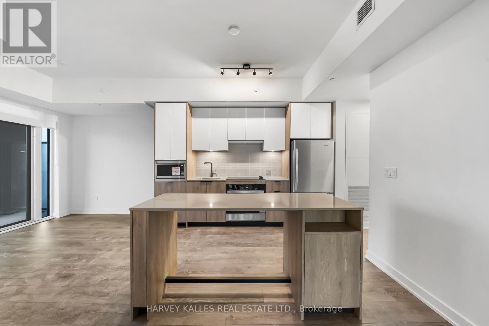 514 - 1007 The Queensway, Toronto, Ontario  M8Z 6C7 - Photo 3 - W12497246