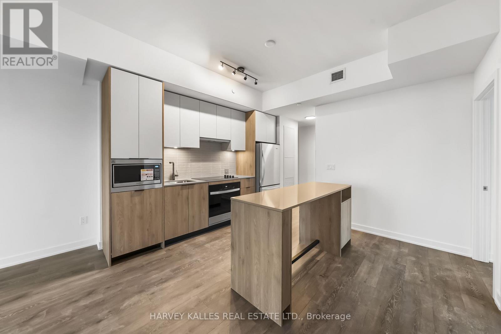 514 - 1007 The Queensway, Toronto, Ontario  M8Z 6C7 - Photo 5 - W12497246