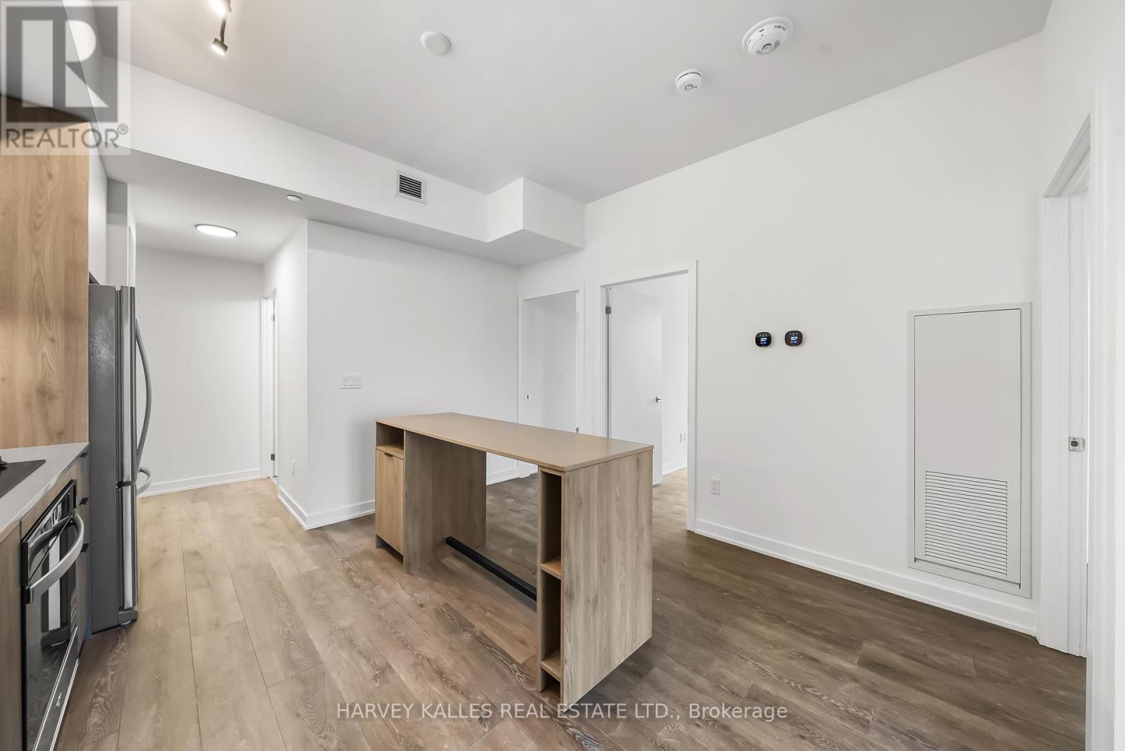 514 - 1007 The Queensway, Toronto, Ontario  M8Z 6C7 - Photo 9 - W12497246